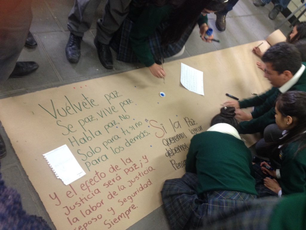 PieccUsaquen's tweet photo. #LaPazEsUnaNota en la IED Usaquén las y los Docentes y estudiantes se están preparando para el año de la paz https://t.co/VEB4RprfuG