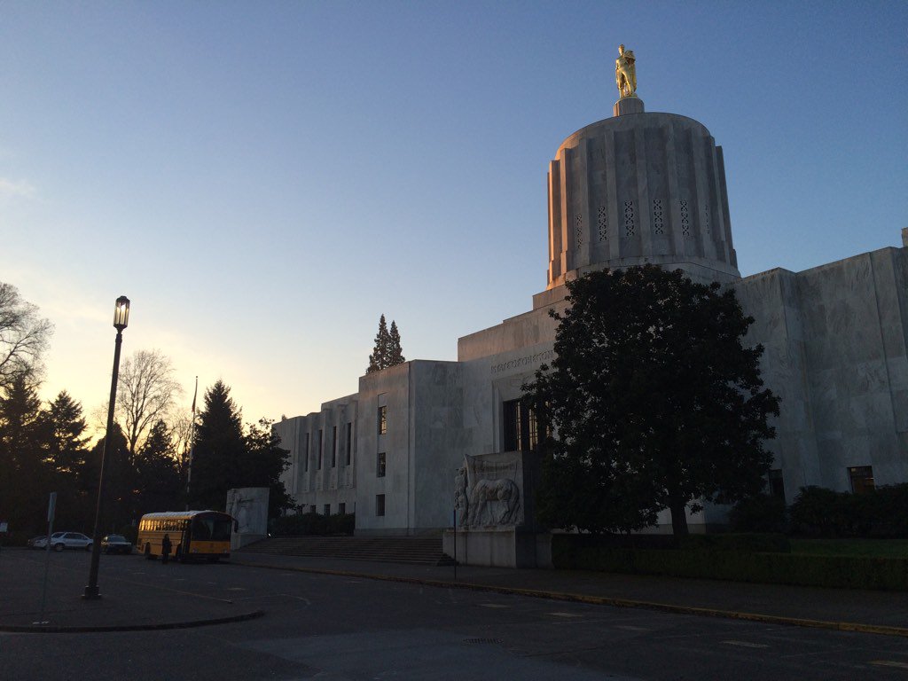 rmax362's tweet image. Here's to a new day at the Oregon State Capitol. #ORleg #2016session