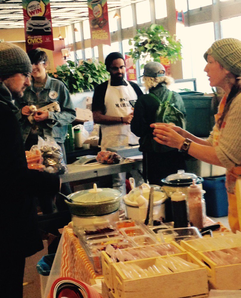madeinmoontown's tweet photo. Thanks @DSUMarket for a great day on Tuesday! Food Box customers, we'd love to hear how you used your #farmfusions. https://t.co/VZpK9L2KER