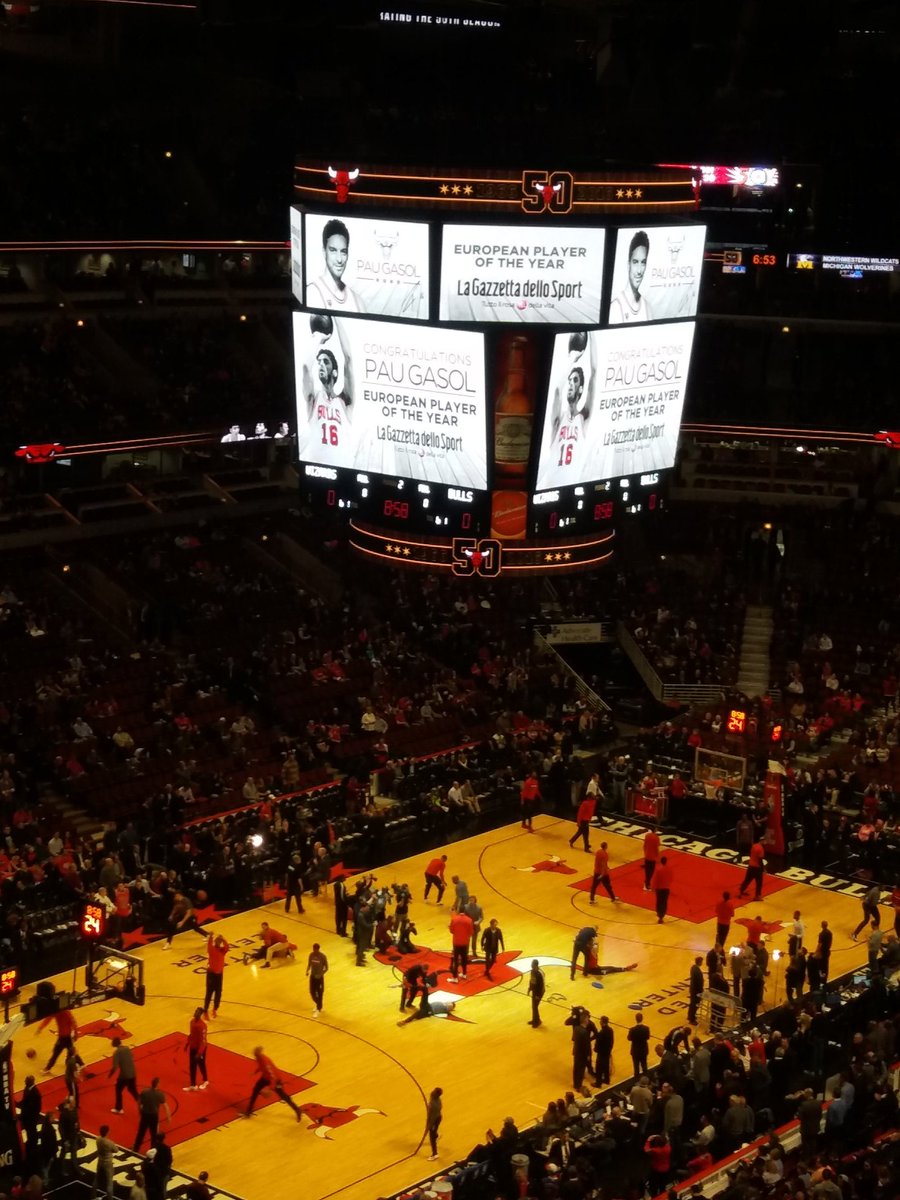sierra84's tweet photo. Te vimos contra los wizard @paugasol , partidazo,estamos d Luna d miel en chicago, nos gustaría alguna foto contigo https://t.co/A23MR0Lrp2