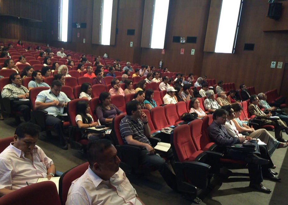 ConcytecPeru's tweet photo. #Ahora Daniel Longan, especialista en #EBSCO, realiza capacitación gratuita sobre la base de datos en @INICTEL_UNI. https://t.co/vSl2wS2Vfc