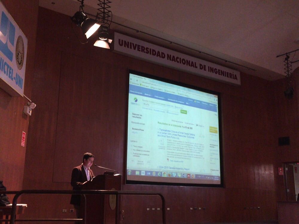 ConcytecPeru's tweet photo. #Ahora Daniel Longan, especialista en #EBSCO, realiza capacitación gratuita sobre la base de datos en @INICTEL_UNI. https://t.co/vSl2wS2Vfc