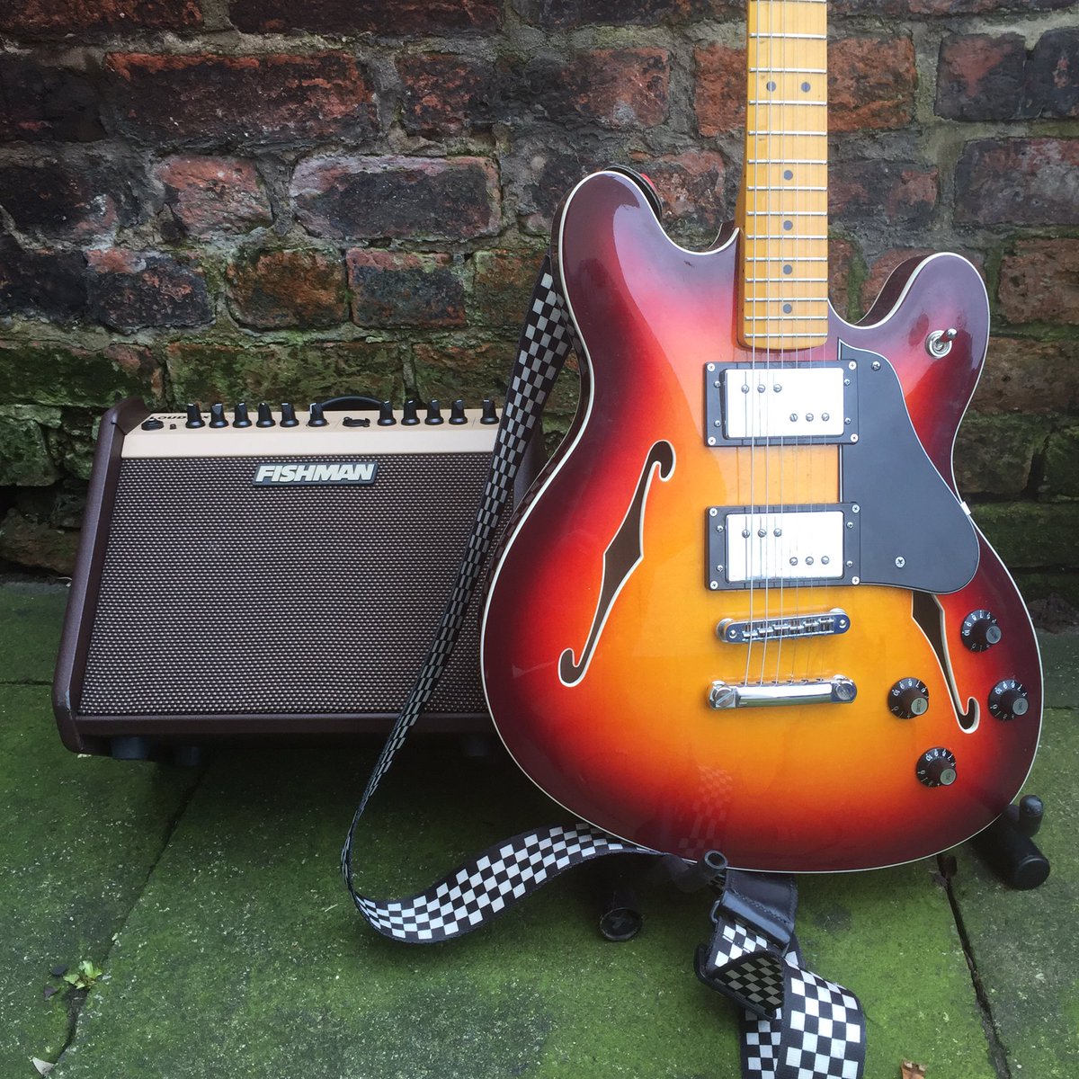 AndyMackguitar's tweet photo. #Newgearalert @facebook post about new @Fishman_Music #loudboxmini https://t.co/PXmXXlolRy @GearMagazine @FenderGBI https://t.co/4fKYWdn03C