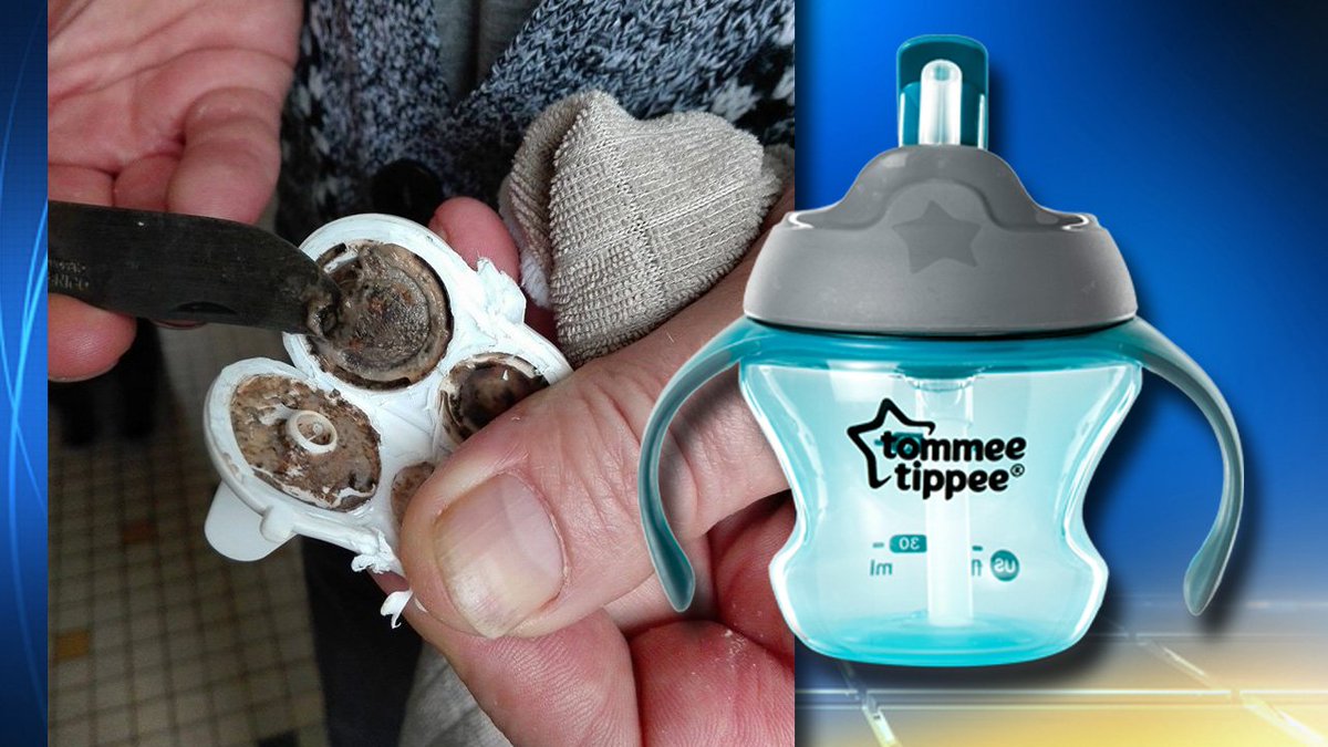 Photos of moldy #SippyCups are freaking parents out across the world bit.ly/1p8s6Kv?utm_me… https://t.co/dx5puOtLvU