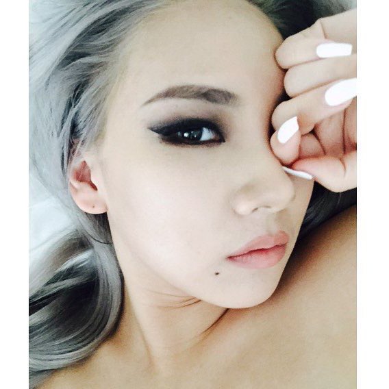 luhvies's tweet photo. Happy birthday to the baddie that slays my existence ❤️ my queen CL #HappyCLDay #CLis25andFab https://t.co/edA13lgoSJ