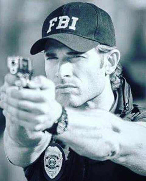 GabyAleFran91's tweet photo. @sebastianrulli Llegó el día del estreno en #RepúblicaDominicana Éxitos Sebas!!!! El #AgenteTorres encantará 💙😍💙☺ https://t.co/Sa8hj3QGY3