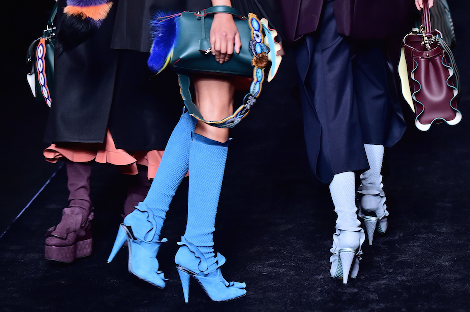 FashionWeek's tweet photo. The @Fendi Fall/Winter ’16 runway was a technicolor dreamworld of florals, ruffles and printed fur. #MFW https://t.co/AugYW51aCw