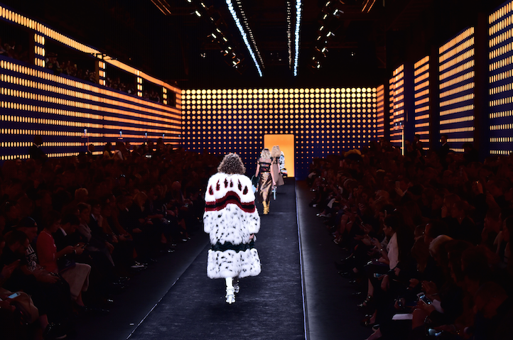 FashionWeek's tweet photo. The @Fendi Fall/Winter ’16 runway was a technicolor dreamworld of florals, ruffles and printed fur. #MFW https://t.co/AugYW51aCw
