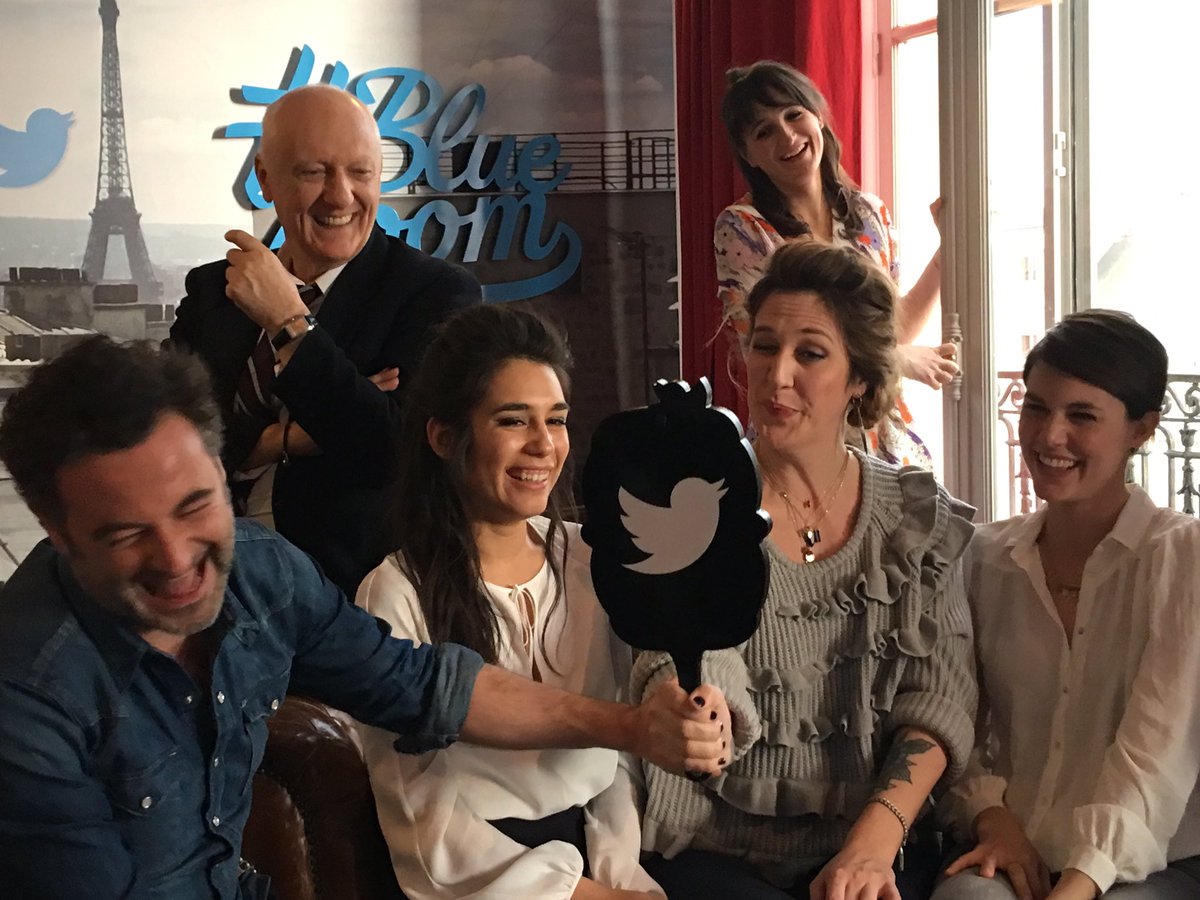 TLoussouarn's tweet photo. Miroir, mon beau miroir ! #blueroom #askLNE ! cc @TwitterMediaFR @canalplus @LNEcanal https://t.co/e4jY6ReDKo