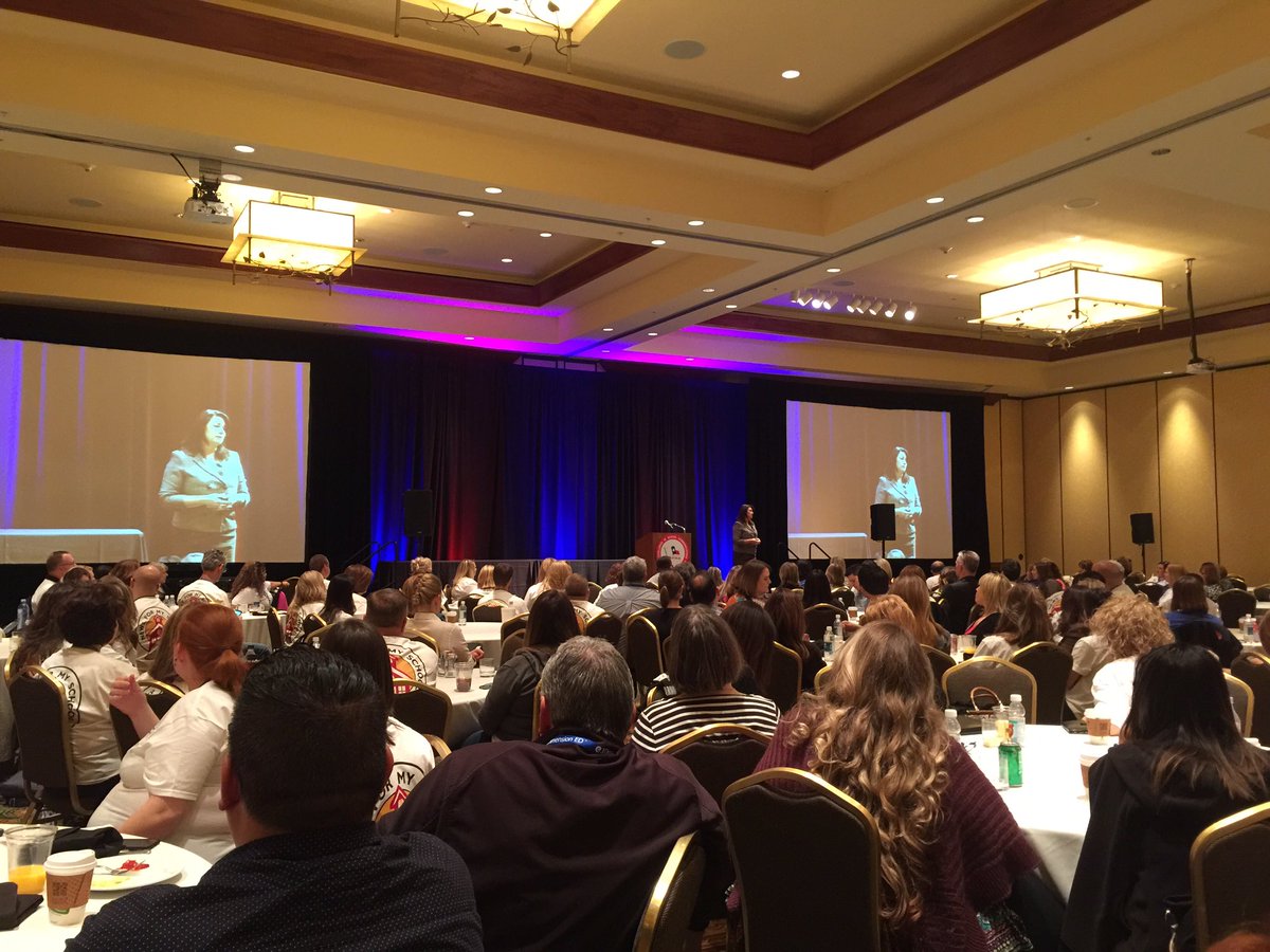 JulieThannum's tweet image. Great @tspra turnout to hear  National Teacher of the Year Shanna Peeples on last day of #TSPRA16 conference #PRFit
