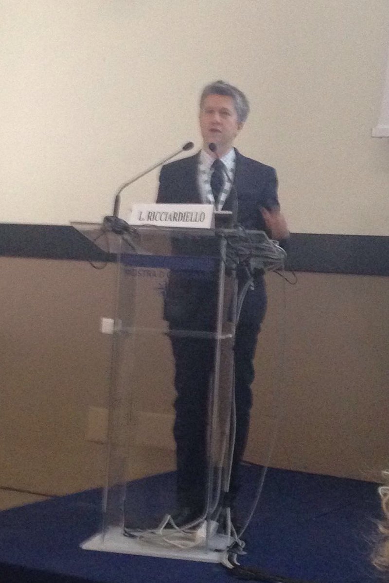 my_ueg's tweet photo. UEG on Tour: Luigi Ricardiello speaking at #FISMAD about opportunities for gastroenterologists in Europe https://t.co/xCiWMToxqq