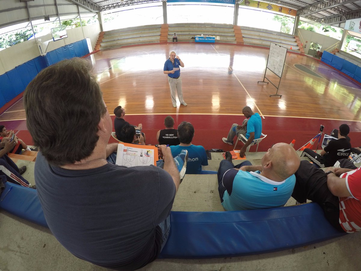 FebEcuador's tweet photo. Segundo día de la Clínica de Baloncesto para Entrenadores de Nivel Superior, con Nelson Isley y Luciano Martínez. https://t.co/3Wmme38PLq
