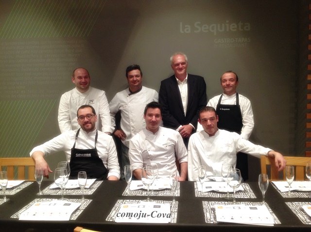 "<a href="/comoju/">Cova Morales</a>: Un bodeguero, 6 cocineros... Un desafío: #TheBIG6reloaded comoju.es/2016/02/un-bod… " <a href="/llolijimenez/">Loli Jiménez</a>