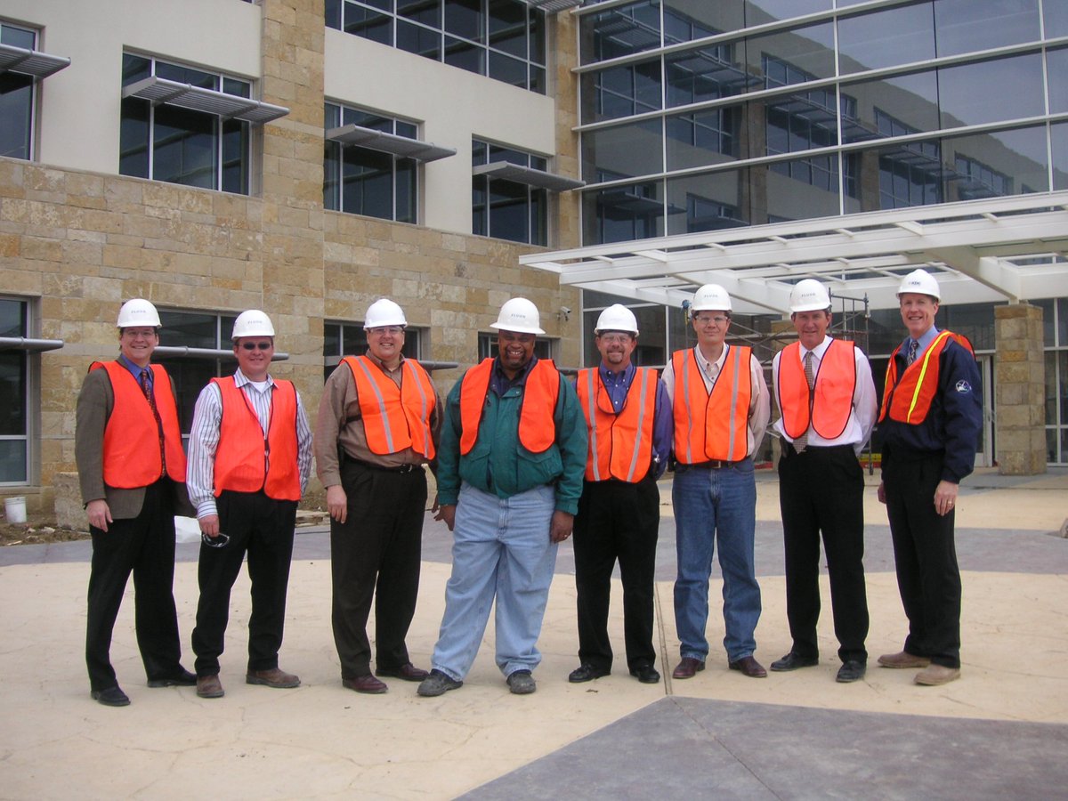 KDC_Development's tweet photo. #TBT 2006 All hands on deck to complete @FluorCorp @thecityofirving in 8 mths #FastTrackSchedule https://t.co/ad08cGZYPX