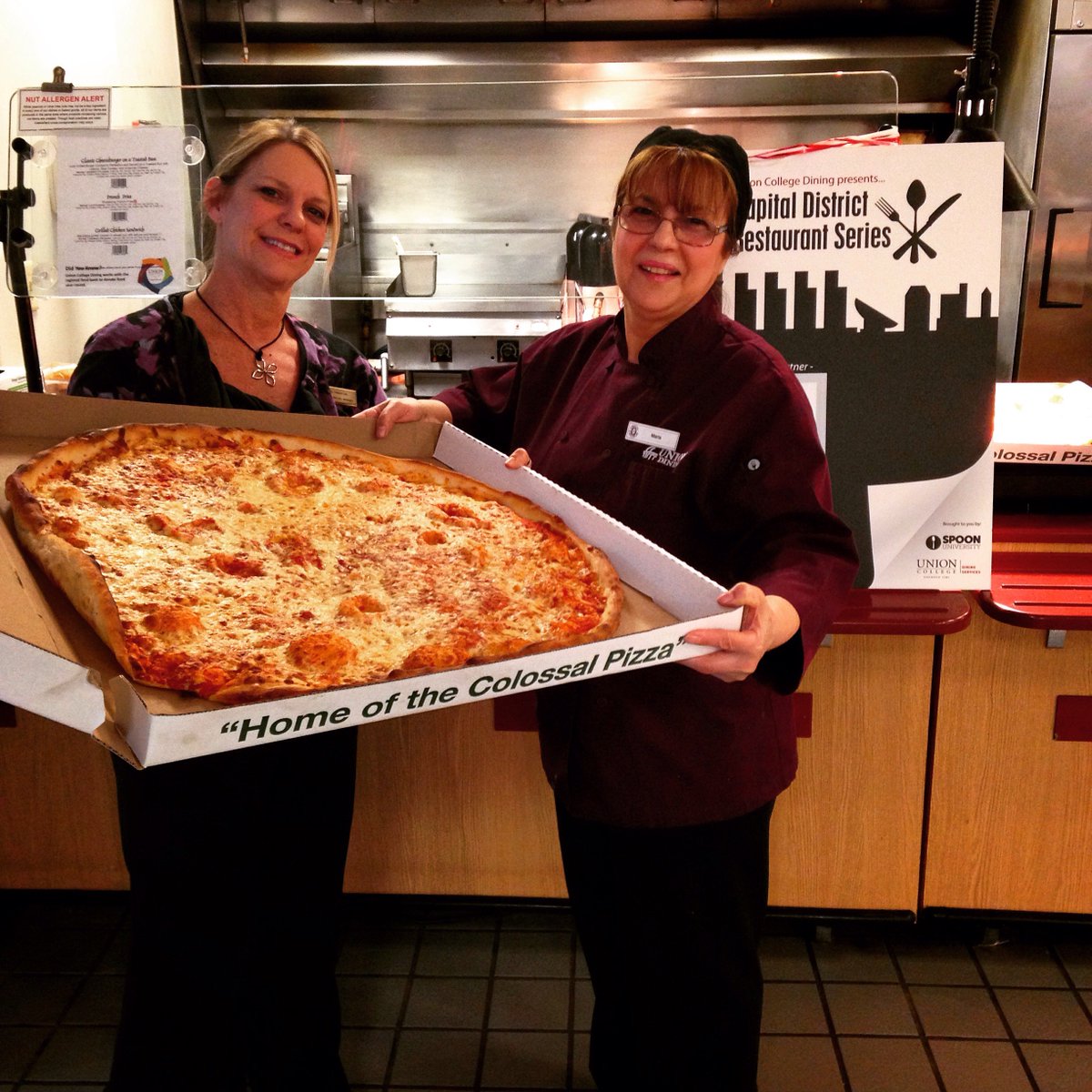 Union_Dining's tweet photo. Pizza is here at upper! #local #restaurant #uniondining #unioncollege https://t.co/GnjC6kGXXr