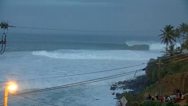 And get a first look at #WaimeaBay on our HDcam while we wait for the call #EddieWouldGo - goo.gl/k2Lsk2