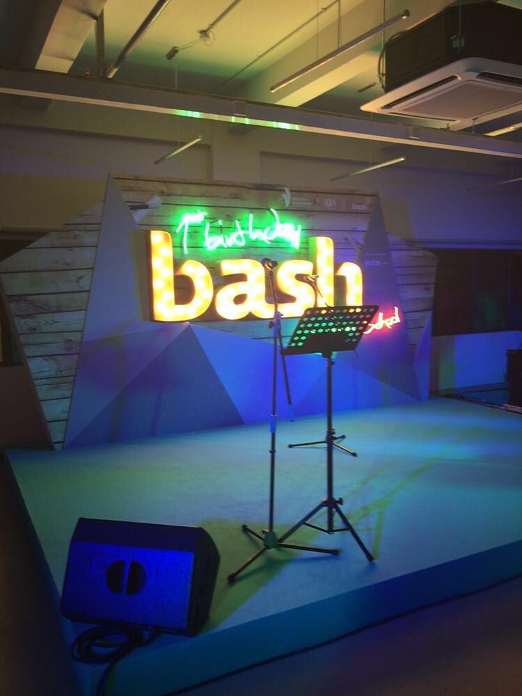rudytwits's tweet photo. Having a bash at Bash! https://t.co/dhTFv3L1Av