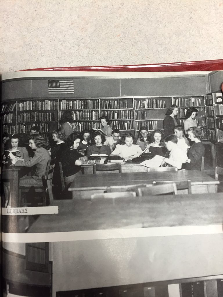 BHSDawgLibrary's tweet photo. Today's #tbt: the library in 1946. They look so studious. #typewriterfont https://t.co/q4TfkJY4sY
