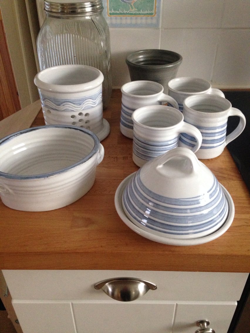 rosiewindsor1's tweet photo. Superb pottery from @Made_in_Cley https://t.co/GjrYUYTyWd