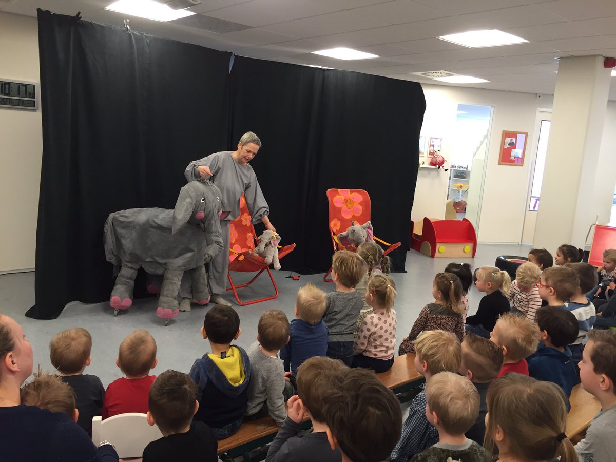 kdvbisonspoor's tweet photo. Vandaag trakteerden wij onze kinderen op de voorstelling Olifantenboogie! #Poppentheater #Kletskous #kinderopvang https://t.co/ISdvuVw94J