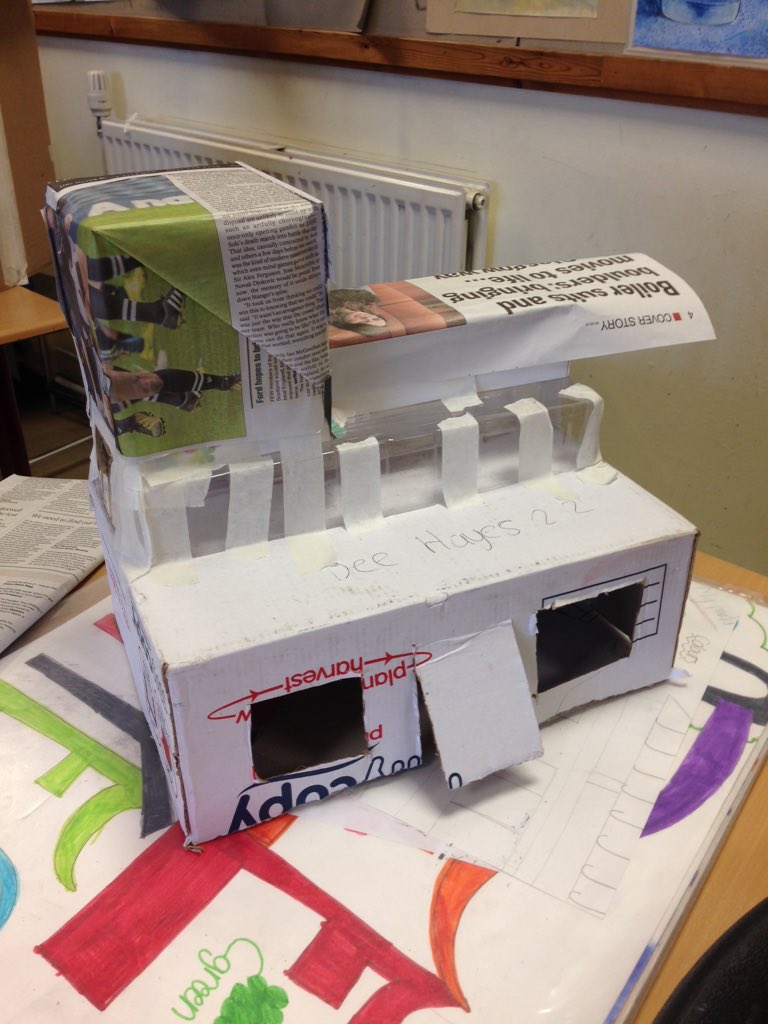 mungo_art's tweet image. Great work from Miss Cassidy&apos;s 2.2 class today. Your Favelas are really starting to take shape! #recycleddesign