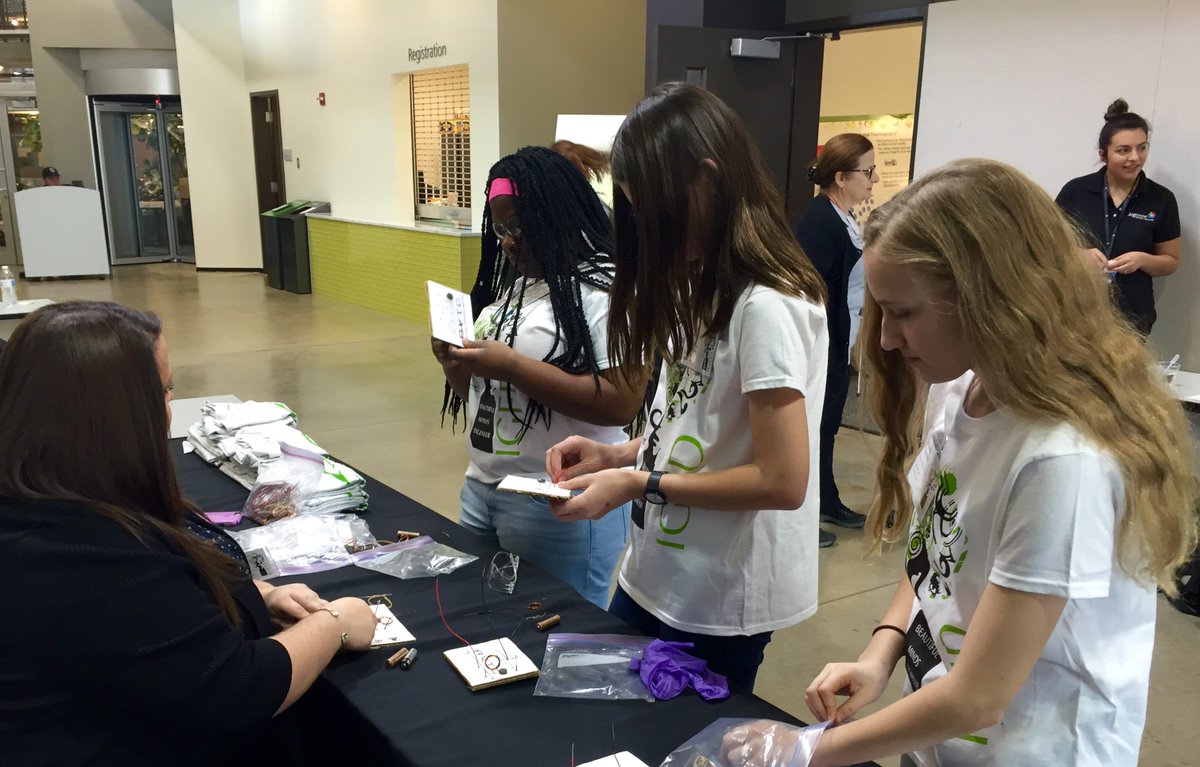 EcoCARChallenge's tweet photo. It's Introduce a Girl to Engineering Day! These girls joined @Argonne to build small electric motors. #eWeek2016 https://t.co/tpIxLIuEjC