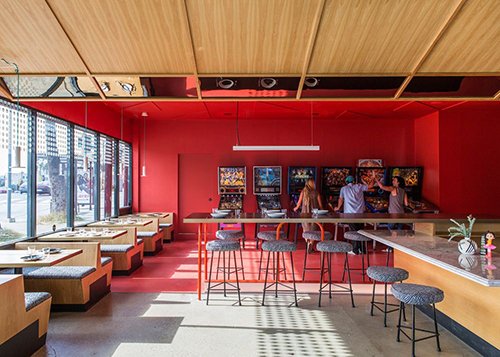 Funky New L.A. Restaurant Combines Bar, Arcade With Postmodern Flair
bit.ly/21uU7tA
#restaurantdesign