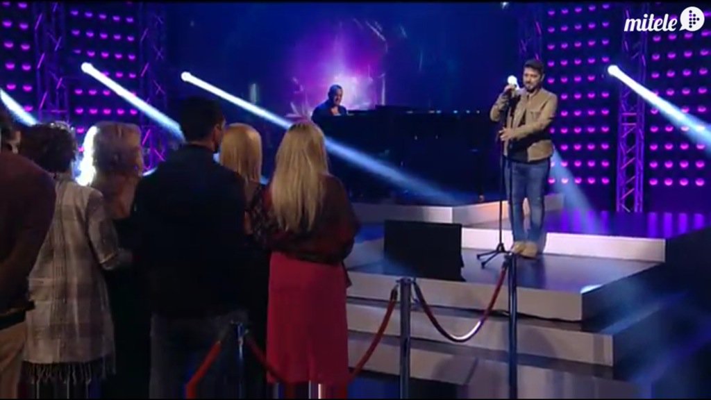 antoniorozco's tweet photo. #Gala8GHVIP un placer estar con vosotros en la casa y en vuestras casas #MiHéroe y los vuestros GRACIAS https://t.co/iT2KYYffVP