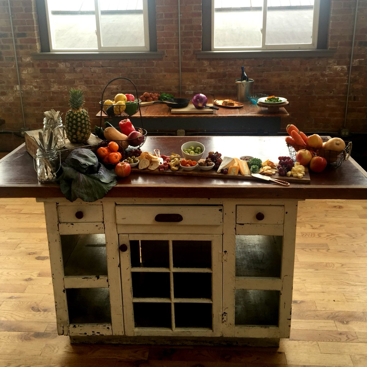 Gourmet45's tweet photo. Sneak Peek at today's photo shoot!! https://t.co/J75HFOKA82