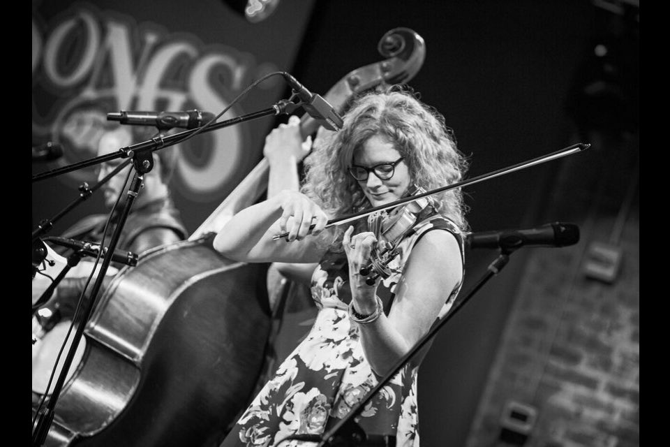 SOLD OUT Sat night @chicagograss ! Tix for Fri night in St. James, MN, 507-375-5640 <a href="/BrandonBostic/">Brandon Bostic</a> @BanjosAndBagels