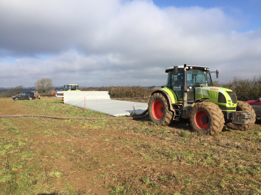 Stephen_b78's tweet photo. First day out @RCBaker_ltd with our Alligator Winbag® supplied by @tramspread https://t.co/04H3ngpE6r