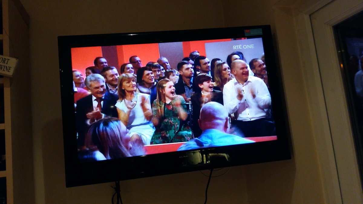 CRYIre's tweet image. What a show and what an entrance @scanlan_clare  #finale #OperationTransformation 
1st 10.5lbs #result #teamClare