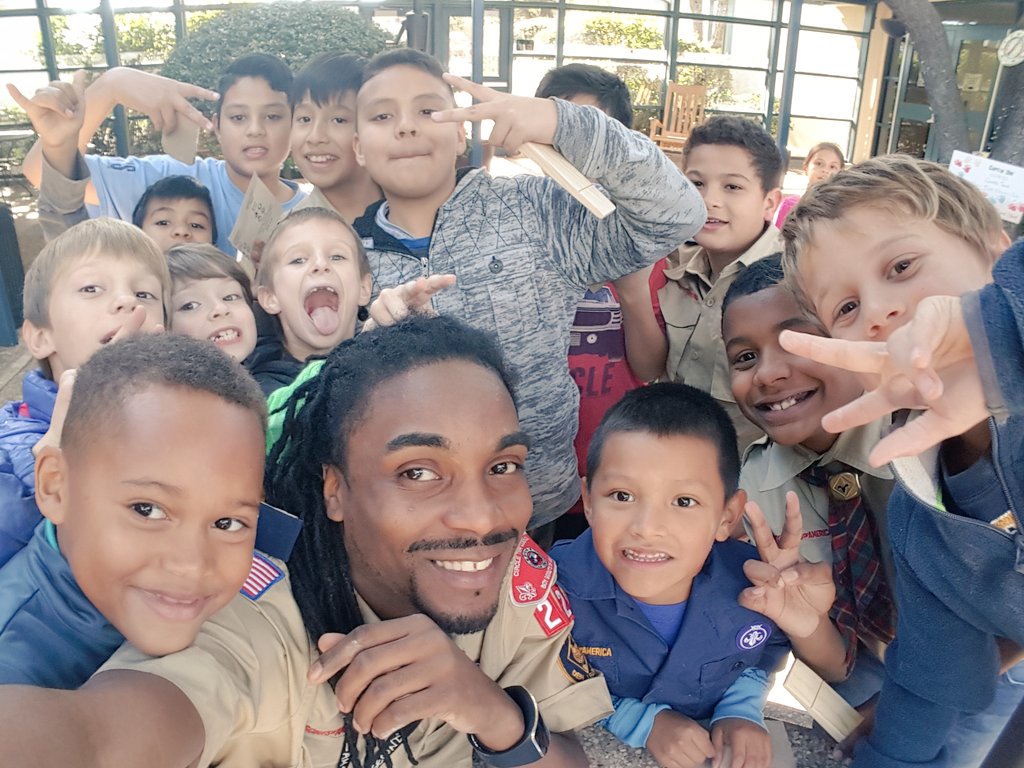 BoyscoutsPISD's tweet photo. Nothing like a good #selfie with Pack 9999 @BarronBigcats @planoisd #boyscouts https://t.co/4EG8ZCNfLb