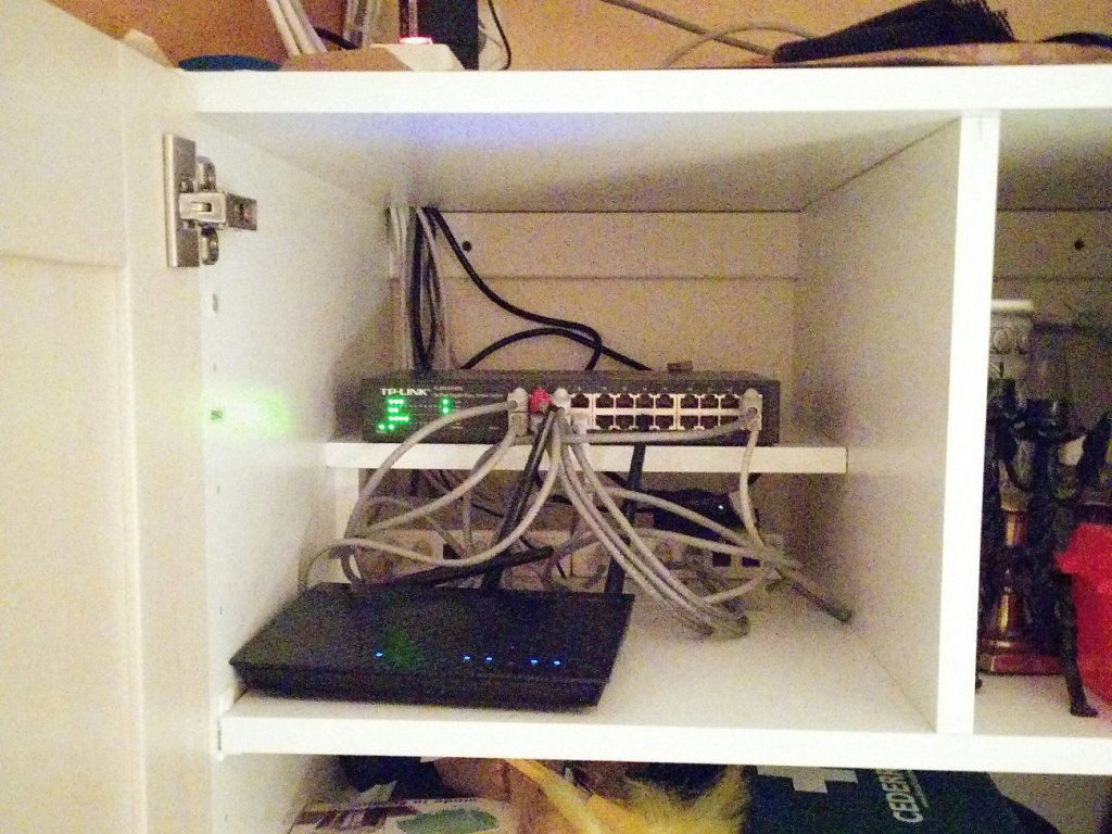 fredrik_rambris's tweet photo. Network cabinet operational https://t.co/qxqgUzSGU2 https://t.co/Nw5fqUwwEt