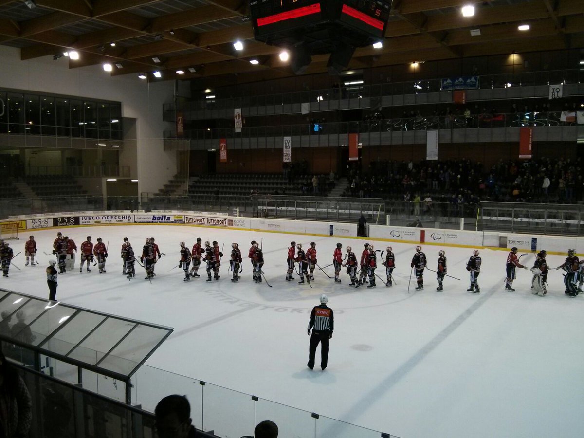 vitapinerolese's tweet photo. #hokey su ghiaccio. Al Palatazzoli la #Valpe cede al #Renon. Risultato finale 1-2. @PiemonteTurismo @Ansa_Piemonte https://t.co/tLzCGa3MRZ
