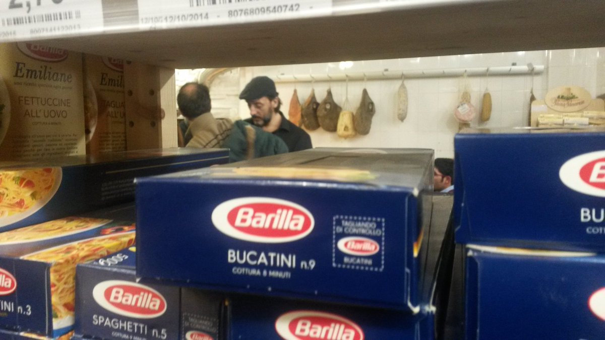 AgneseTassi's tweet photo. Cecche tra la #pasta @cecchegrappa https://t.co/Z2W3FNTDlH