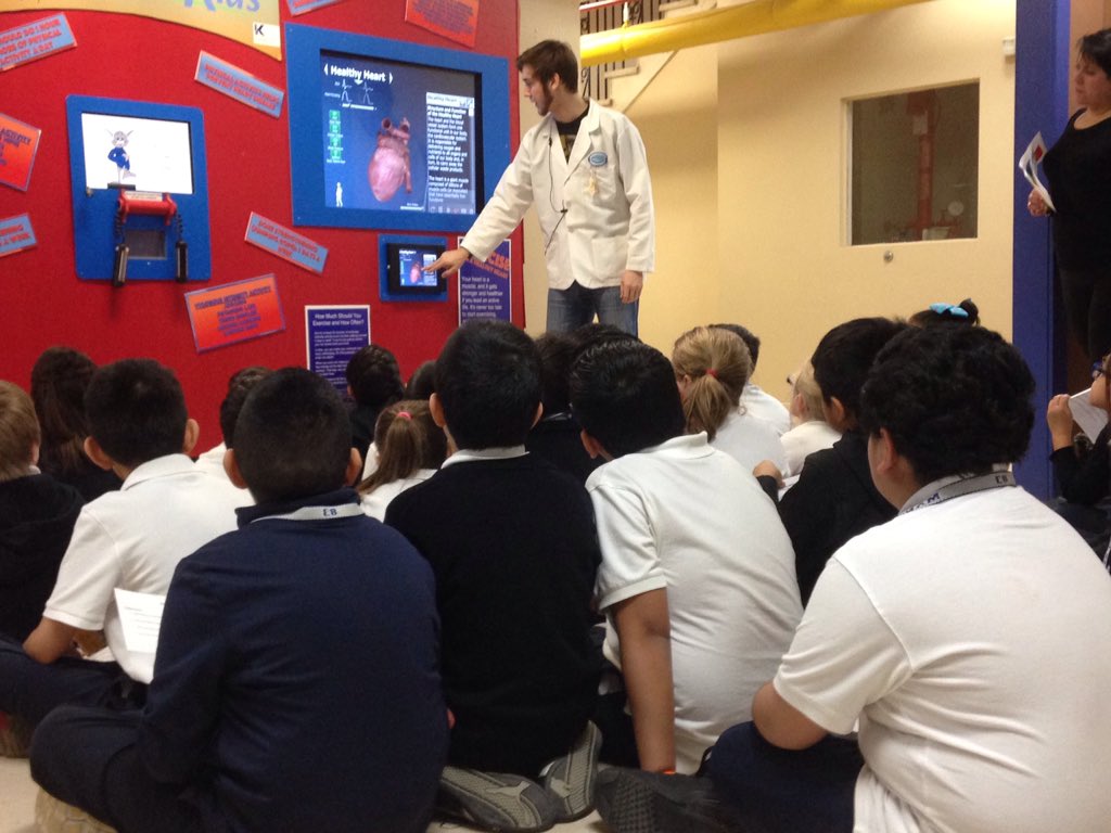 mrsWilk213's tweet photo. #roy4th exploring @scitech. Great time! https://t.co/KjINU3USxq