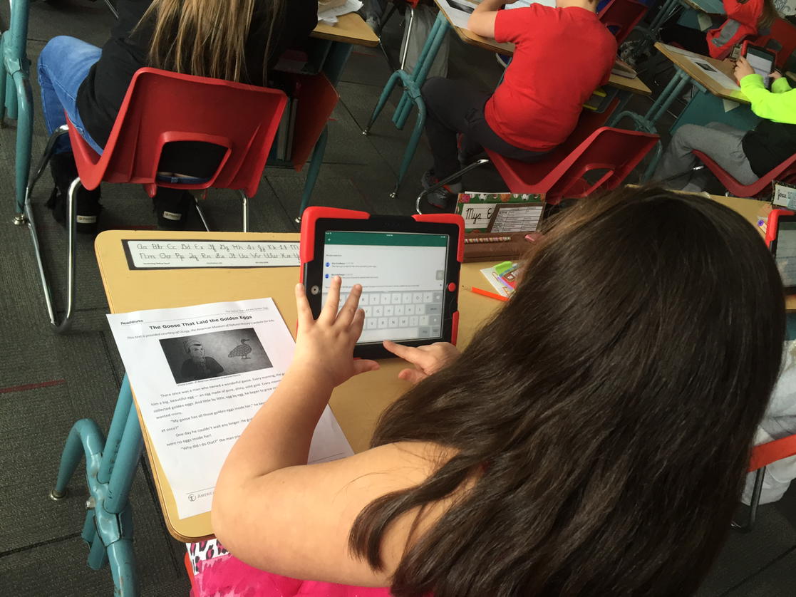 MissLambertBHES's tweet photo. Responding to questions using Google Classroom! #BHMSD https://t.co/BkjLfEmvfz