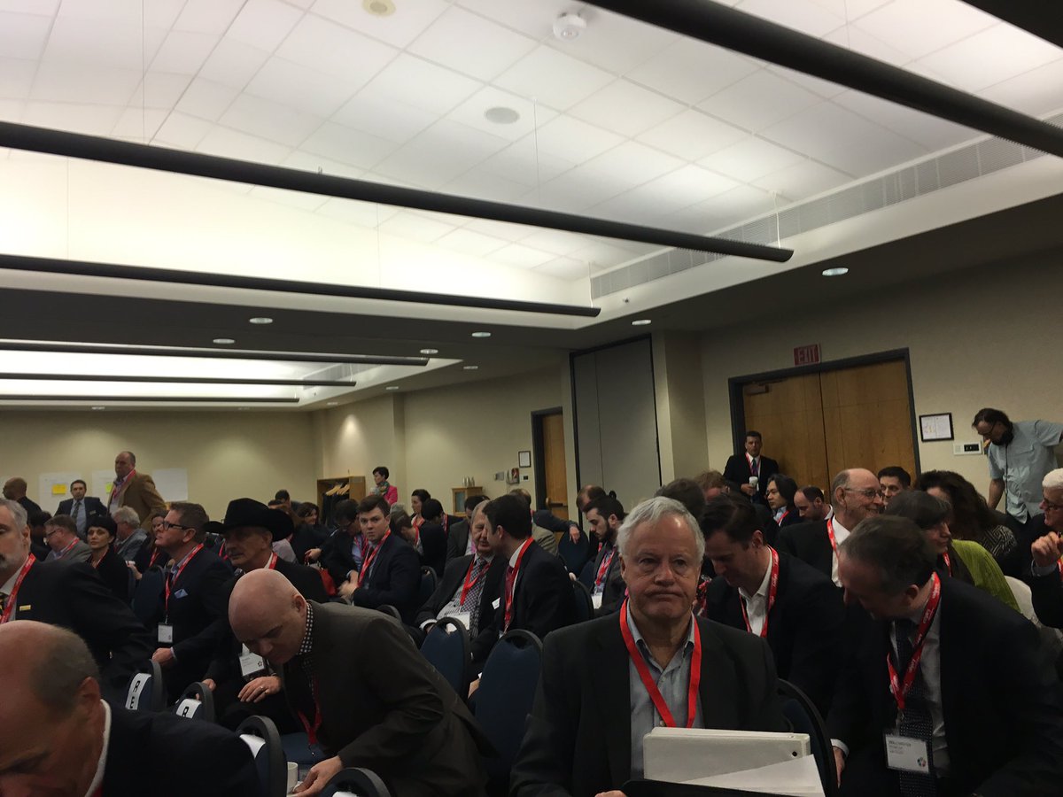 DeronBilous's tweet image. Packed room at #yyc Economic Development summit. Thoughtful opening comments by @nenshi #ecsummit #abecon #ableg