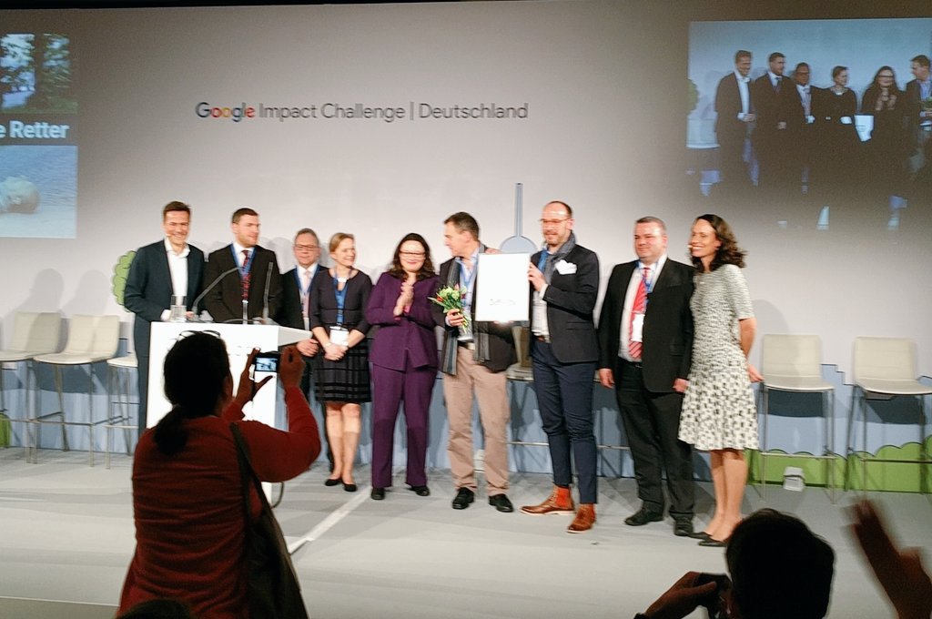 Die 500.000€ Prämie der <a href="/Googleorg/">Google.org</a> #impactchallengeDE geht an <a href="/MobileRetter/">Mobile Retter</a>!