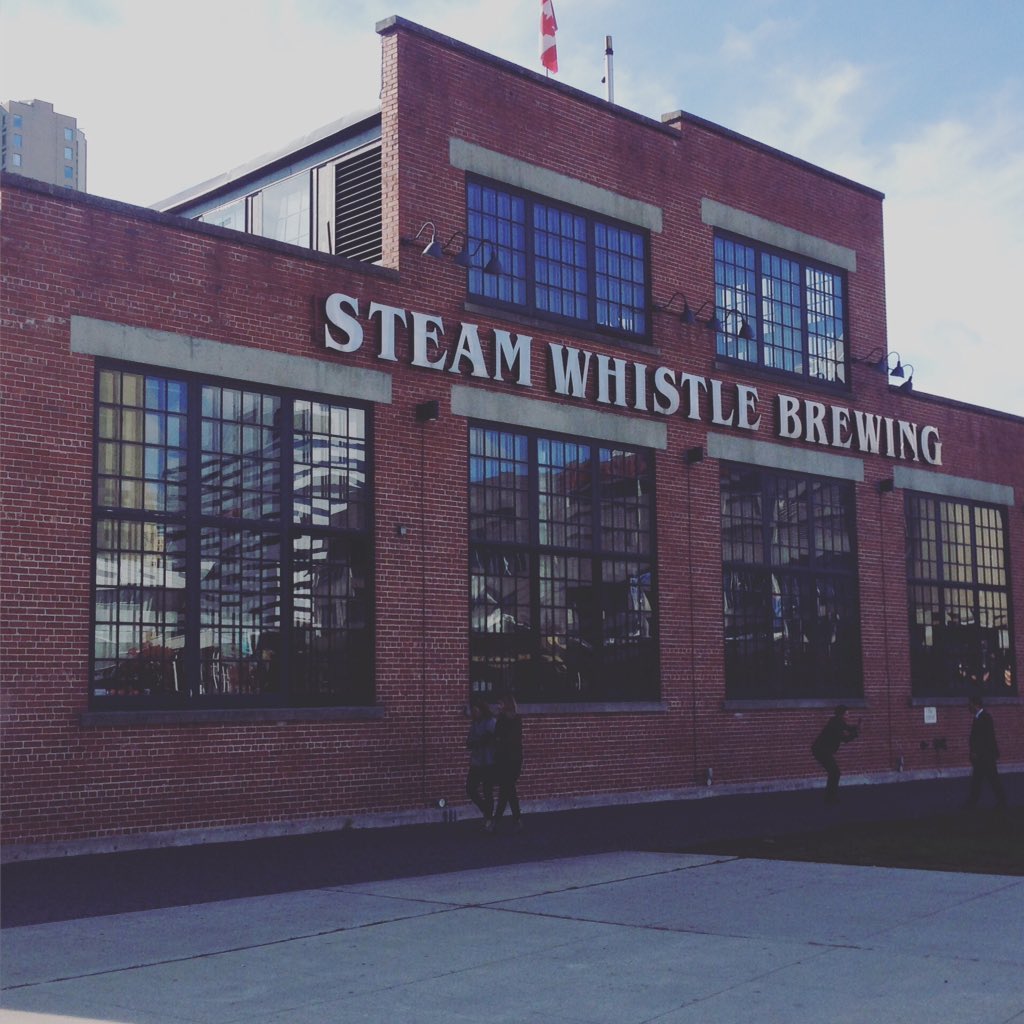 LUCEonKing's tweet photo. We have our cheese or salami pizza and a tallboy for $16 tonight!! Try Toronto's Steamwhistle!! @SteamWhistle https://t.co/EFe3OxRv25