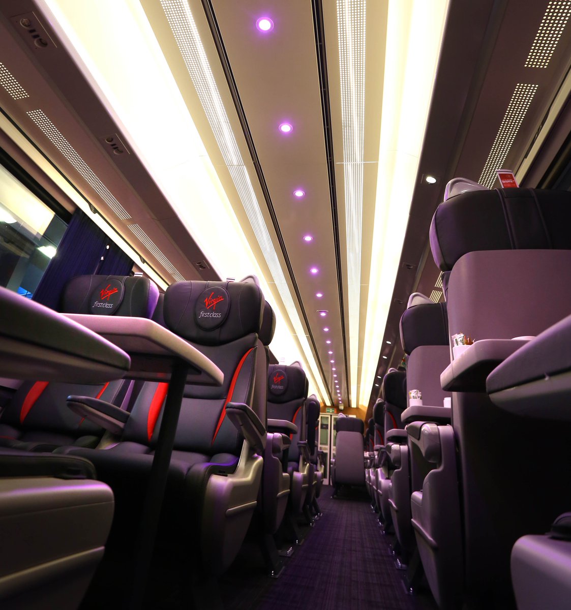 richardsalkeld's tweet photo. The @Virgin_TrainsEC #FlyingScotsman with mood lighting launched beside the original today https://t.co/9uDk1mp70K https://t.co/vaXgu4oCZ5