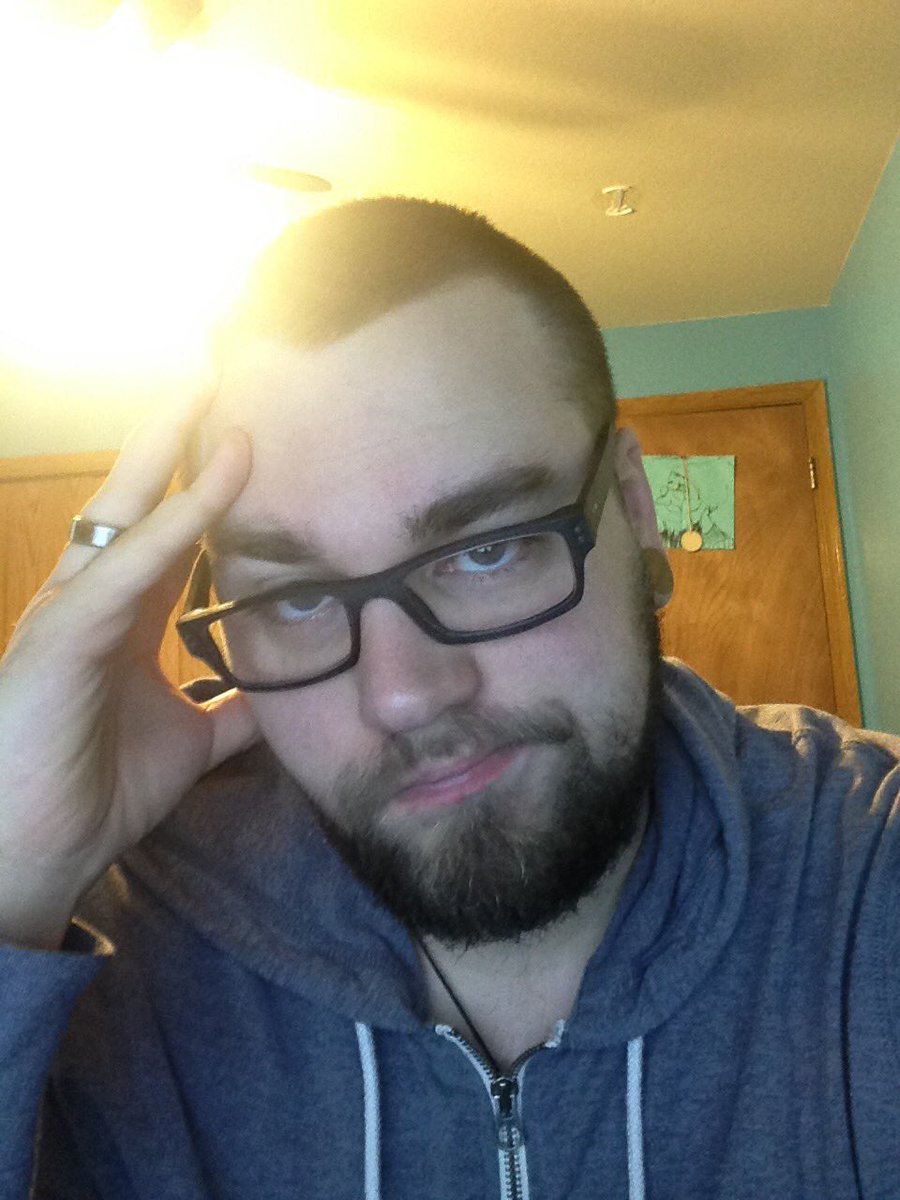 MLPzombdog's tweet photo. Freaking bored as hell...#bored #whattodo #uhhg https://t.co/NuZ6iKfkyK