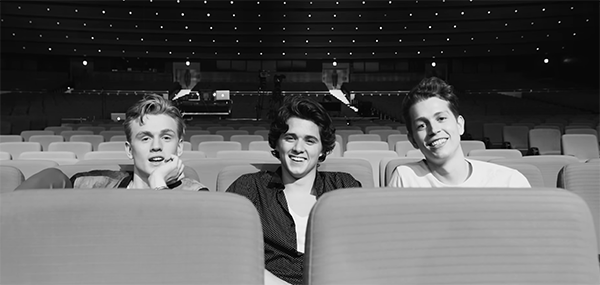 TigerBeatNow's tweet photo. .@TheVampsband's pop rock cover of #Pillowtalk will blow your mind! Yeah, it's THAT amazing. https://t.co/U67cJbfeVn https://t.co/yr2OFSYAZs