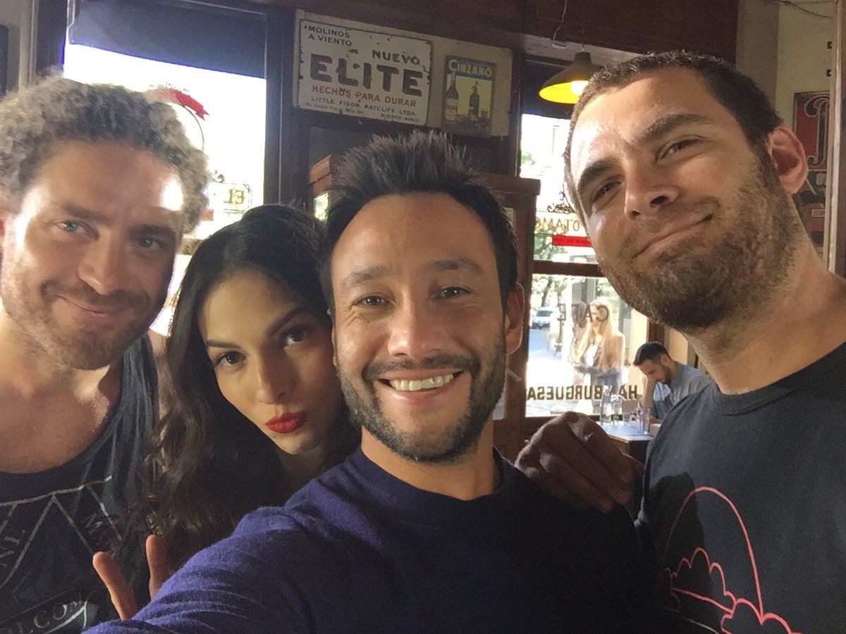 Comenzamos <a href="/Dawidson_bros/">Hermanos Dawidson</a> 📽 <a href="/PatyCantu/">P A T Y * C A N T Ú</a>  #Enseñameavivirsinti