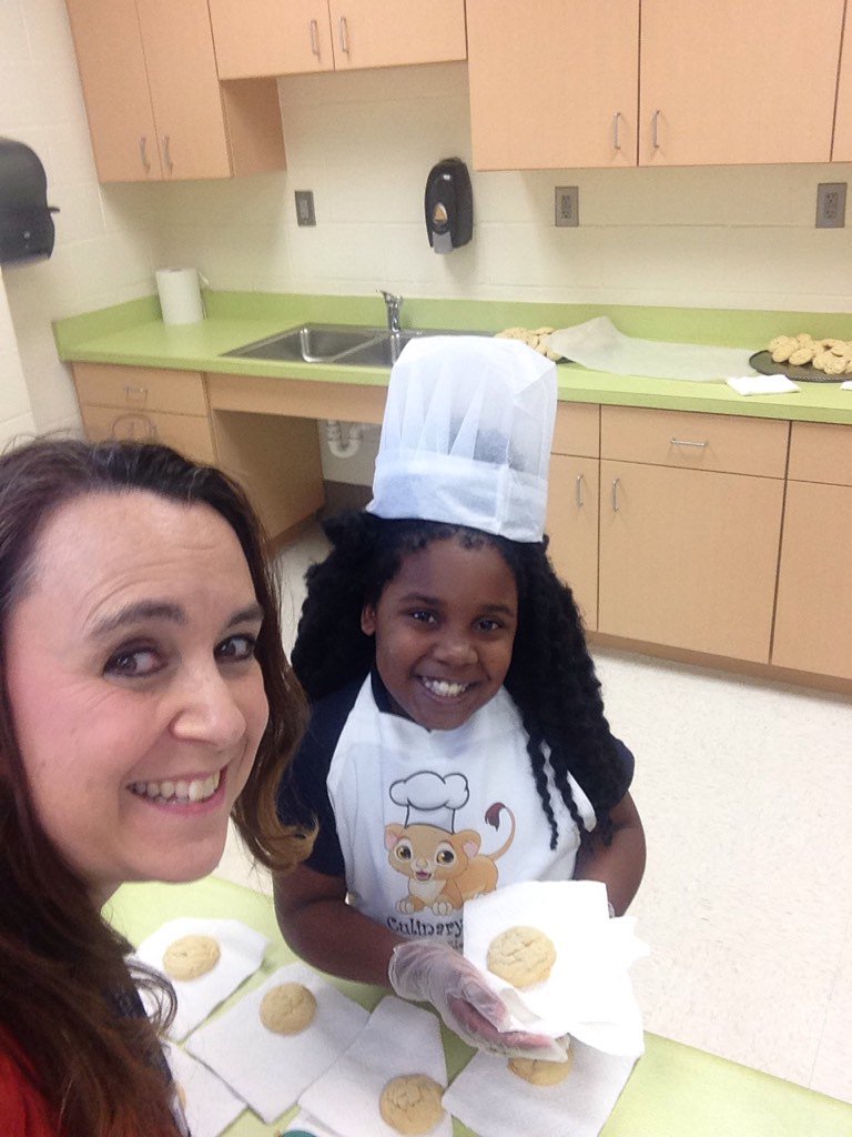 ccwales's tweet photo. #TLIM #STANDAL never deny a child a #selfie when they ask! @TCBOE #stelmo https://t.co/YBMf7qLp4J