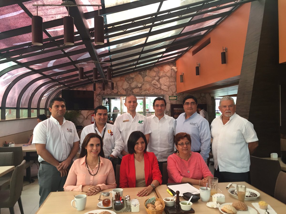 Los consejeros dl <a href="/IEQROO_oficial/">IEQROO</a> en reunión con representantes de Universidades de BJ #5dejunio #qroovota