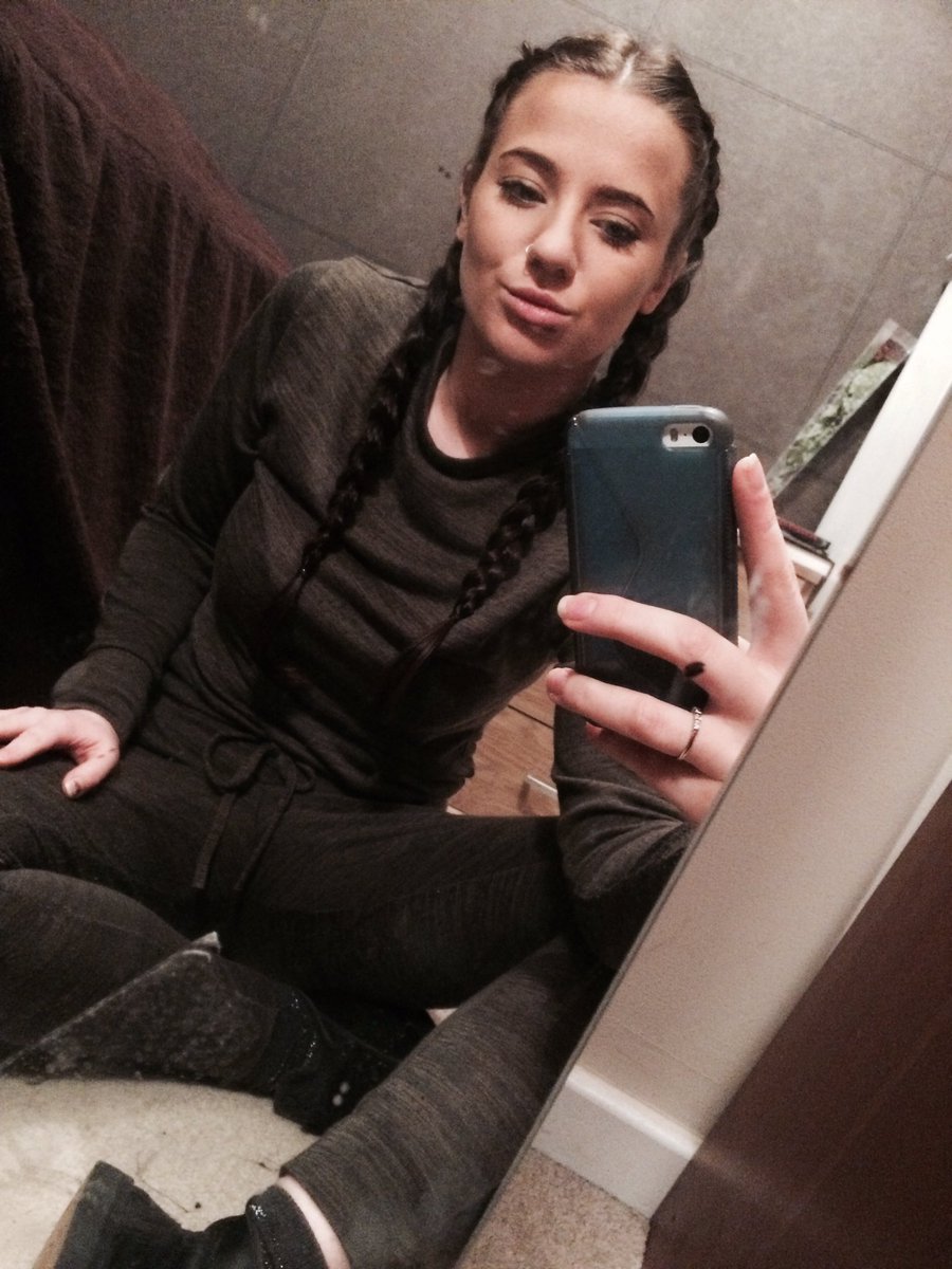 Embell27695's tweet photo. Love my new tracksuit from @misspapcouk , such quick delivery too 👌🏼 https://t.co/k5KT2T8o1z