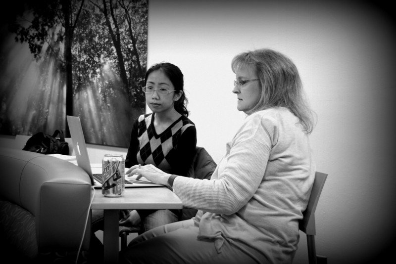 Purdue_Online's tweet photo. Dr. Ting Lu from HDFS and Erica Vail and Sandra Henderson from @PurdueTeach developing an online section of HDFS 311 https://t.co/1x21fV74wX