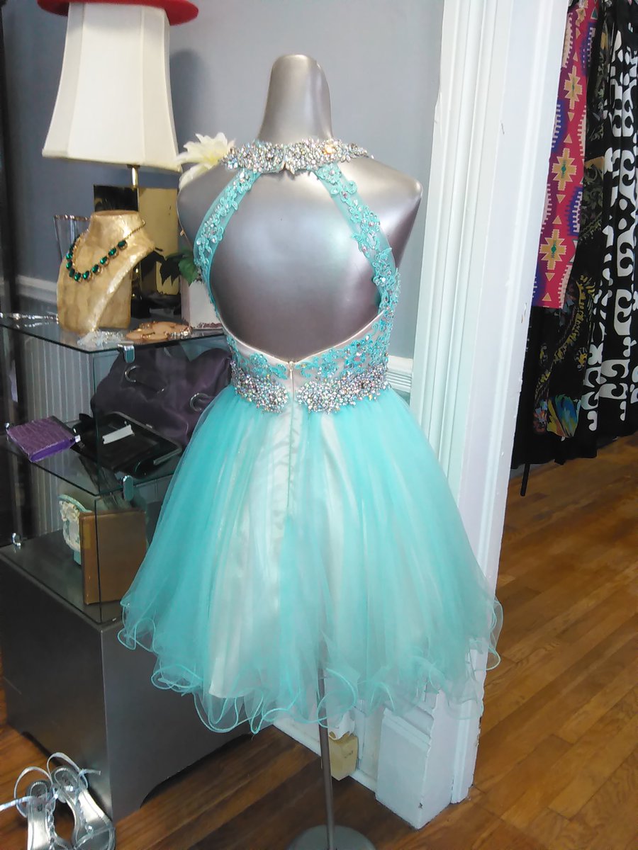 ClassCBoutique's tweet photo. Alyce Aqua Formal (Sz. 0, ONLY $98) is ab-so-lutely GORGEOUS!
#prom #shopclassic https://t.co/o8oJz61p9Y